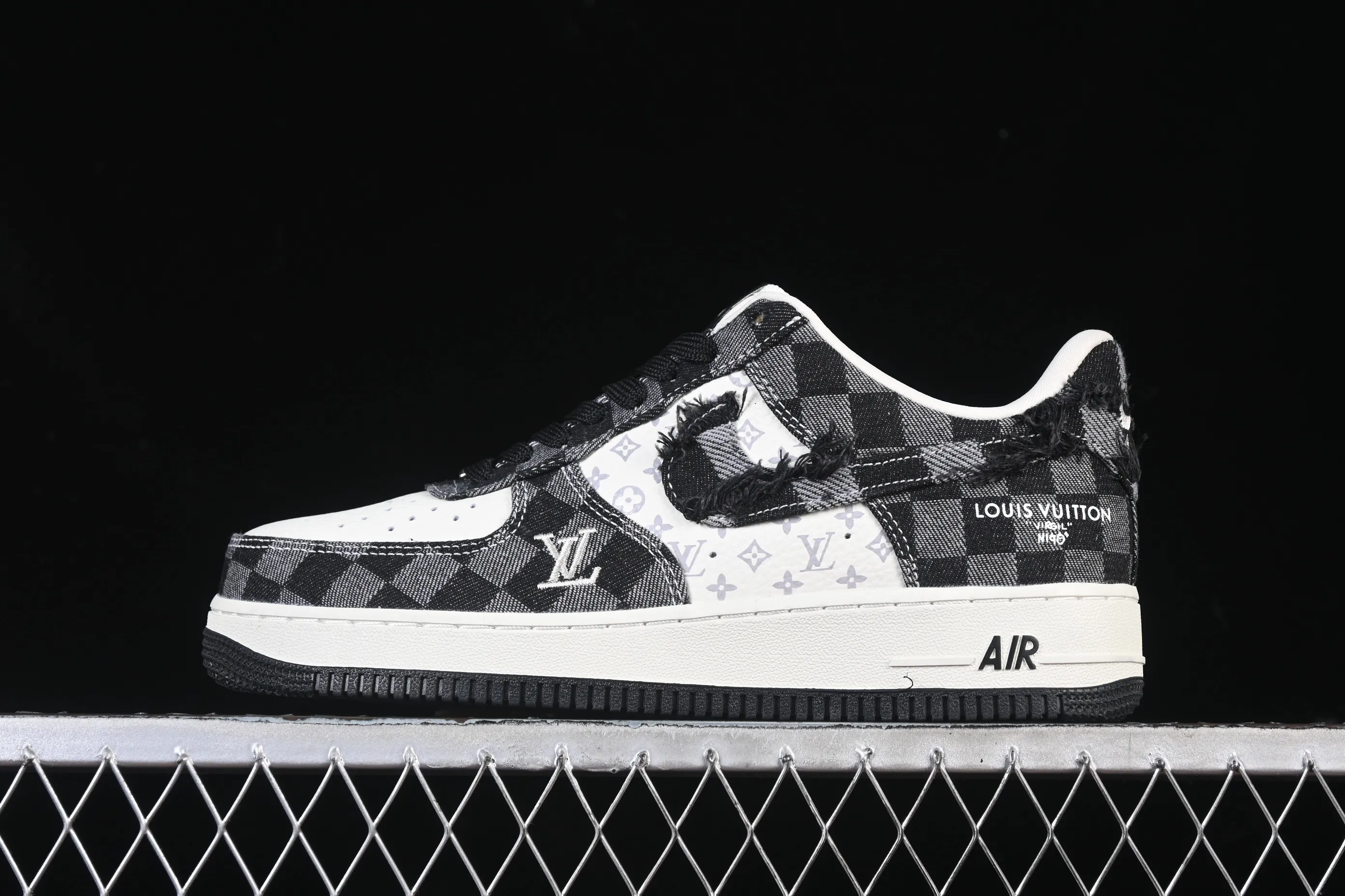 All categories Nk Air Force 1 Air Force series Nk Air Force 1 Low Air Force low-top Nike Air Force 1'07 Low LV joint white and black Air Force 1 low-top casual sneakers YF9511-817